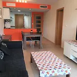 Avinguda De Pau Bejar Апартаменты